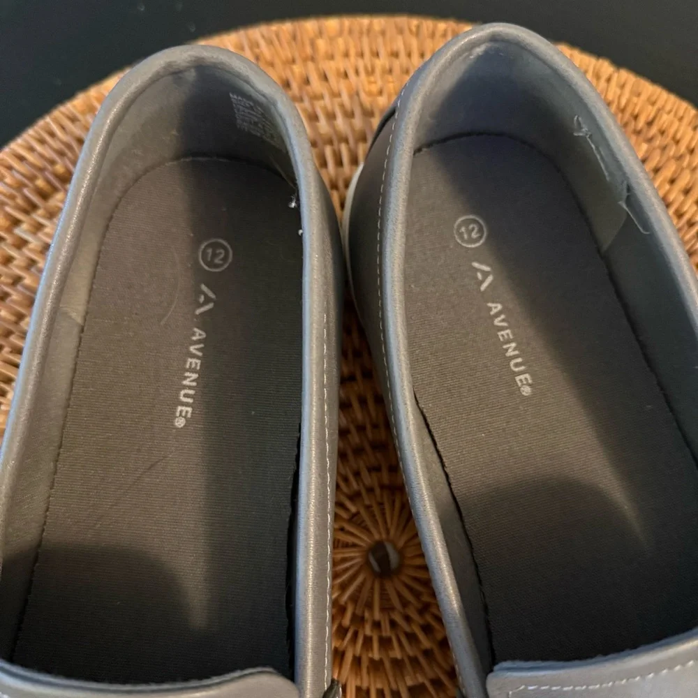 Avenue Men’s Casual Loafers Size 12‎